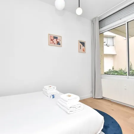 Canal Saint Martin - Amazing 12p/4br Apartment *