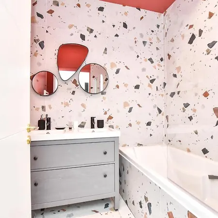 Apartment Canal Saint Martin - Amazing 12p/4br Paris